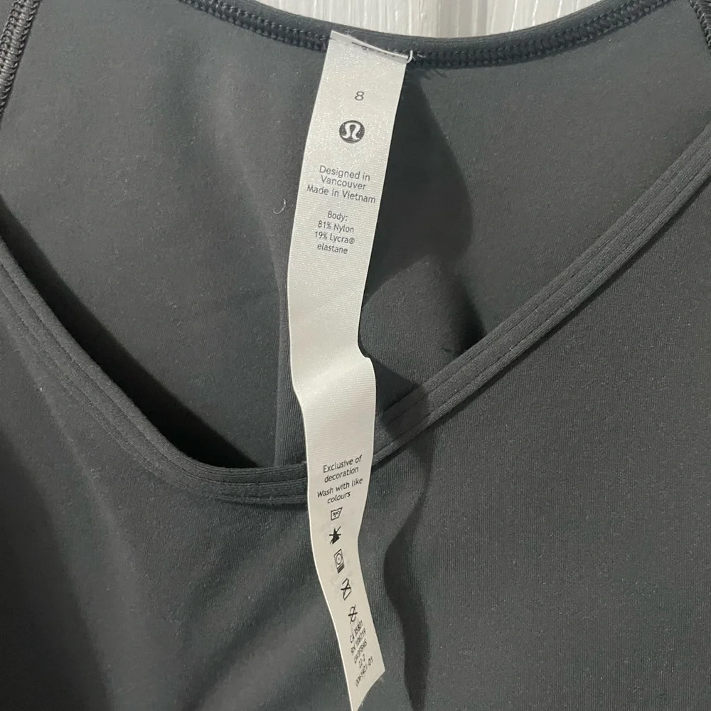 Lululemon - Picture 3 of 3